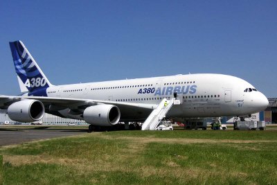 Airbus_A380_Paris_1200