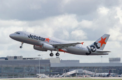 A320_Jetstar_Japan_take_off_400