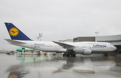50ste_Boeing_7478_Lufthansa_400