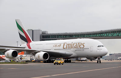 EmiratesA380_Gatwick400t