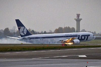 Boeing767_LOT_Warschau_400