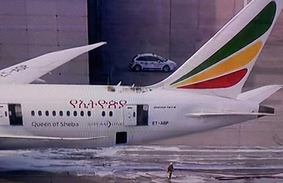 Heathrow_Boeing787_Ethiopian_fire_400