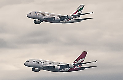 Qantas_A380_Formation_400