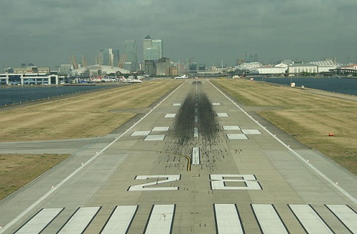 London_City_Airport_shortfinal28_500x328