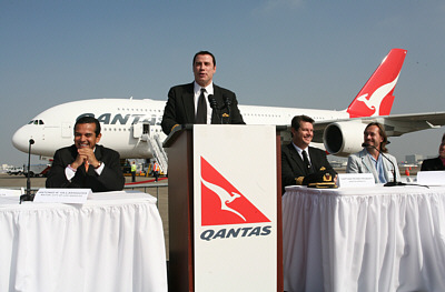 Qantas_A380First_400x263