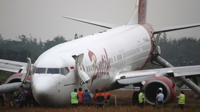 Batik Air Boeing 737-900 Kommt von Piste ab