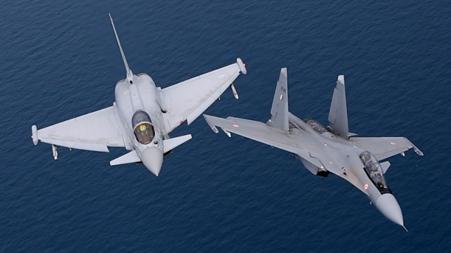 Eurofighter Typhoon mit Su-30MKI Flanker
