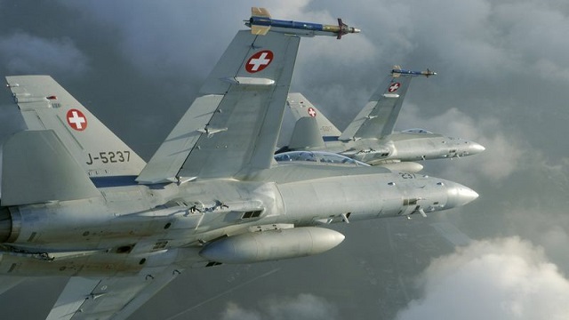 Schweizer F/A-18 Formation