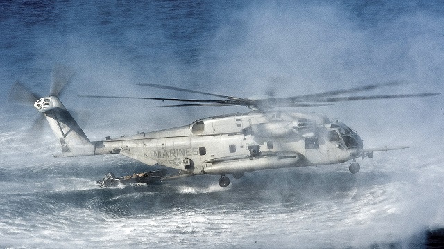 US Marine Corps CH-53E Super Stallion