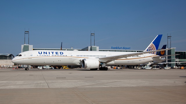 Boeing 787-10 United